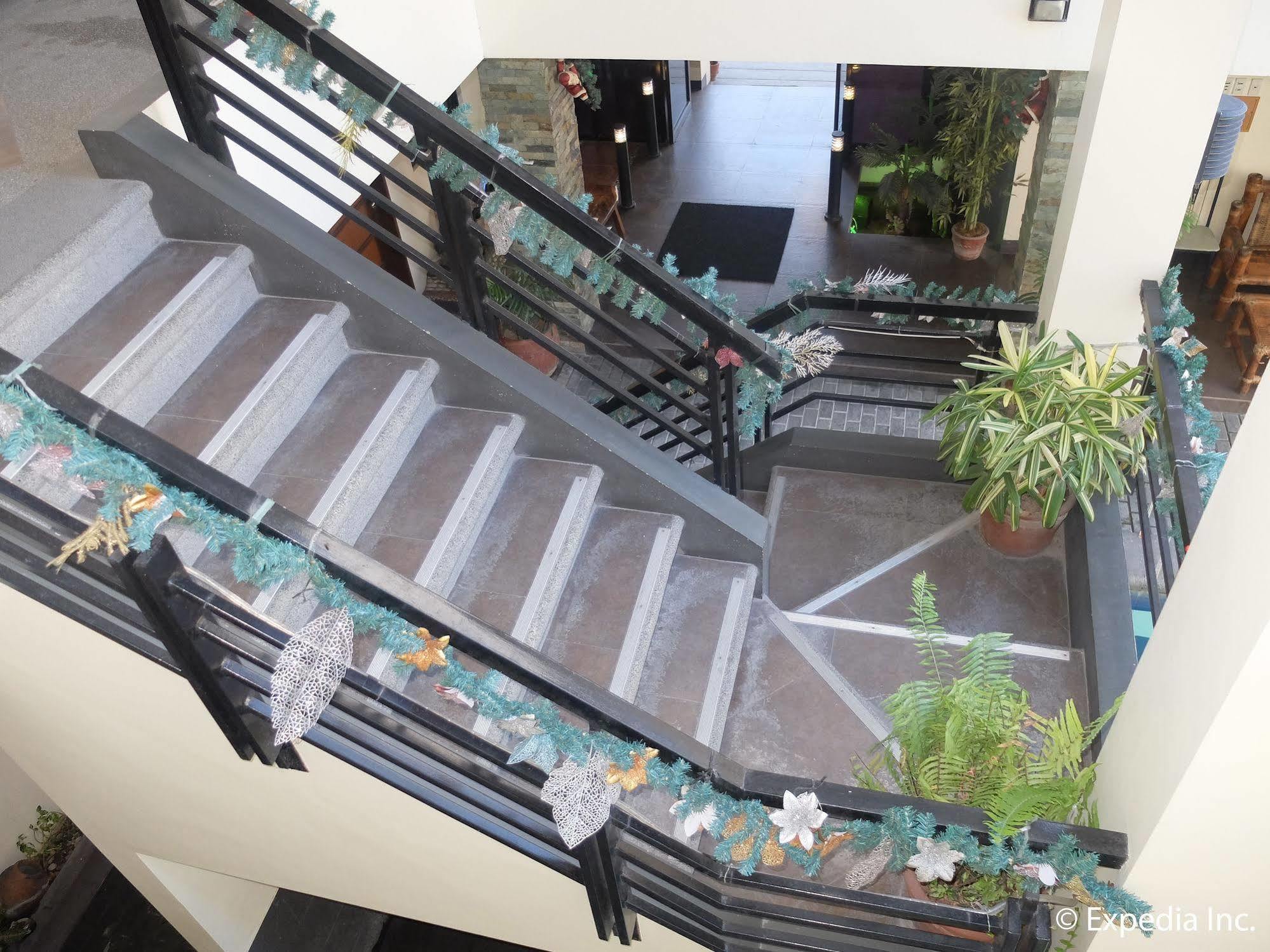 Elyseah Condotel Angeles Exteriör bild